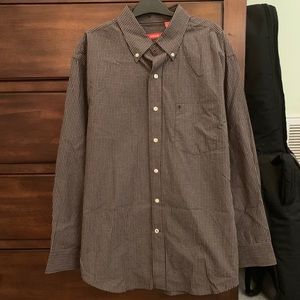 *IZOD* Men’s Plaid Button Up
